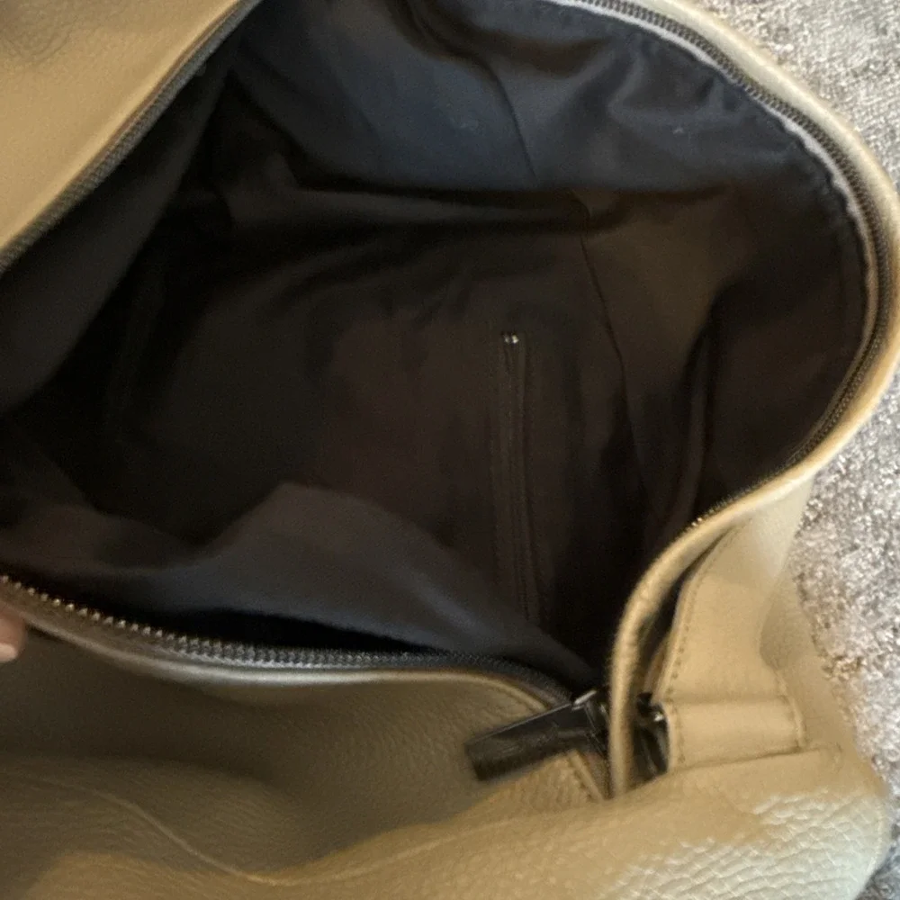 Discord Yohji Yamamoto | Leather Logo Backpack Beige KLDR-0